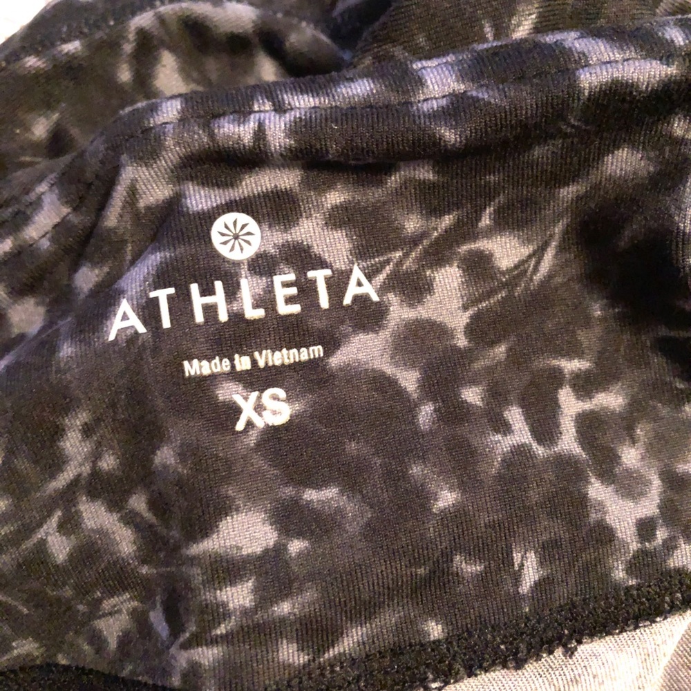 Athleta Mid Rise Stardust Chat Capris - Picture 4 of 4